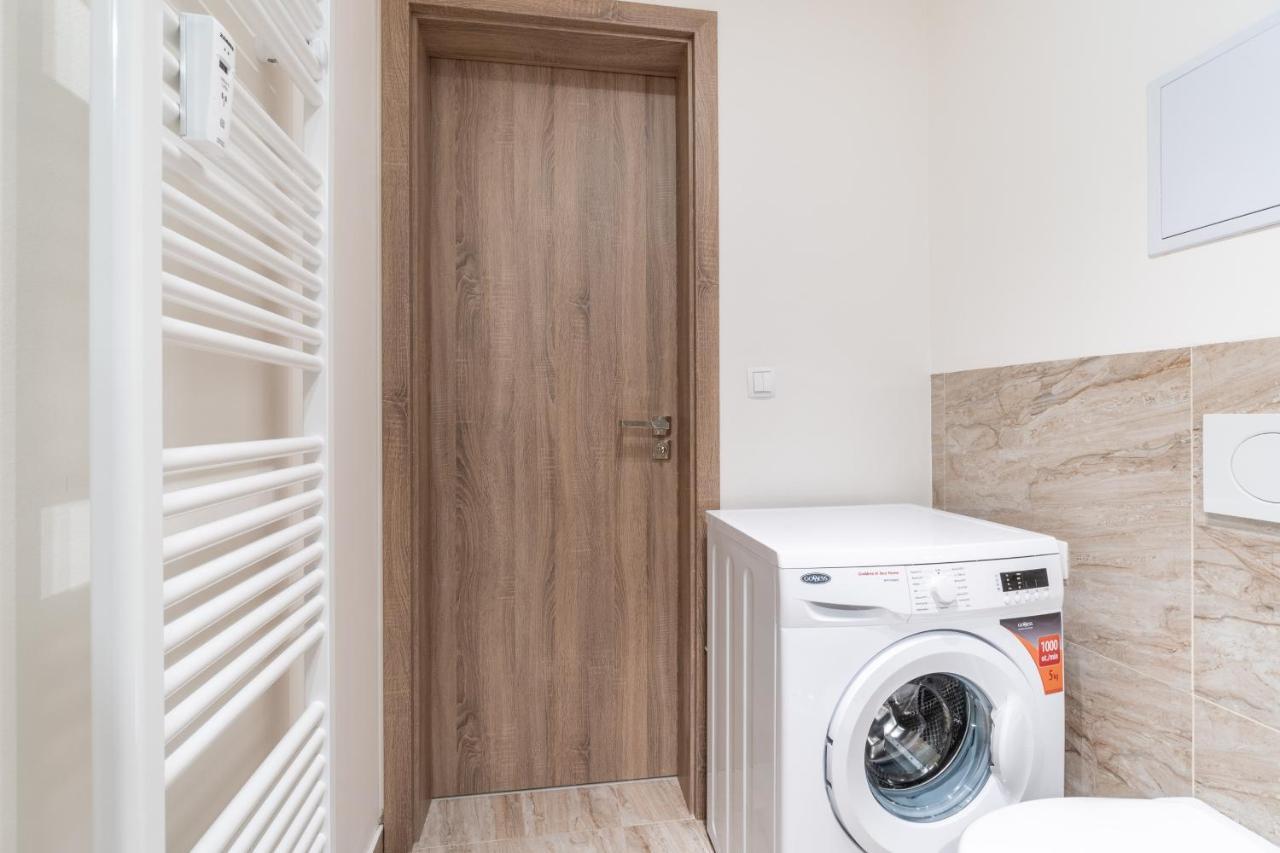 Appartement Brand New # 42 In Brand New Building With Free Parking In The Center *